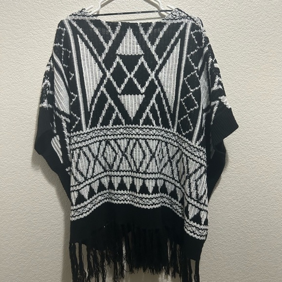 NWOT Miss Me Reversible Cardigan Poncho - Picture 5 of 6